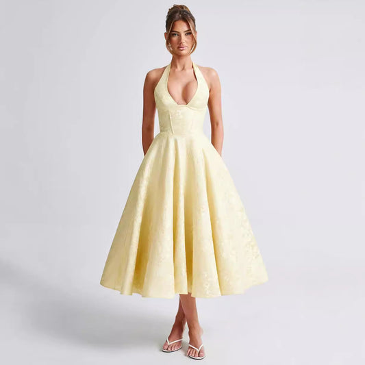 Robe Femme – Col Halter – Tissu Jacquard – Décolleté V – Taille Nouée – Coupe Maxi Évasée