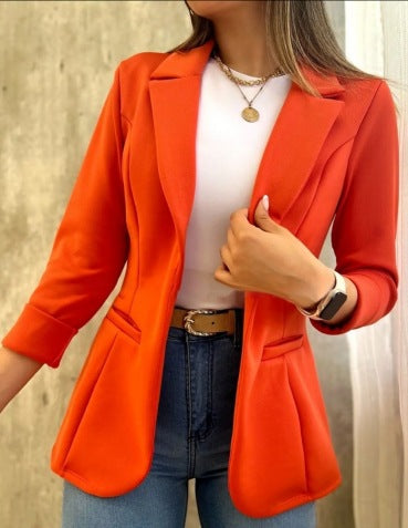 Veste de costume femme – Coupe cintrée – Épaules structurées – Longueur hanches