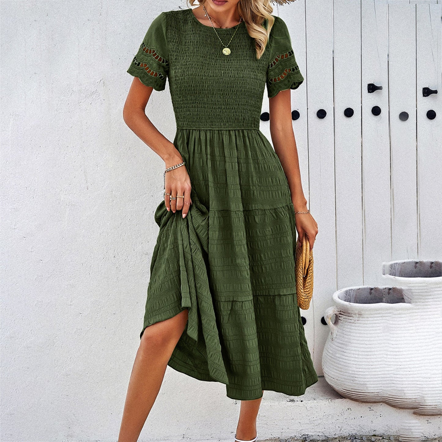 Robe midi femme – Coupe fluide – Buste smocké – Manches courtes ajourées – Jupe à volants