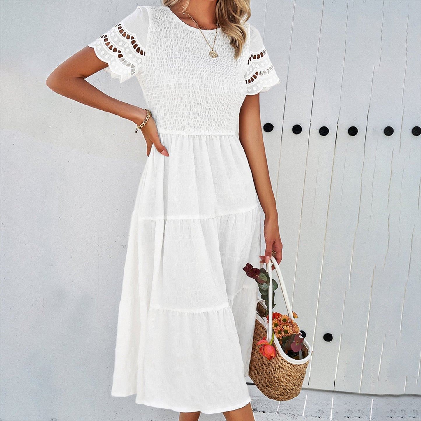 Robe midi femme – Coupe fluide – Buste smocké – Manches courtes ajourées – Jupe à volants