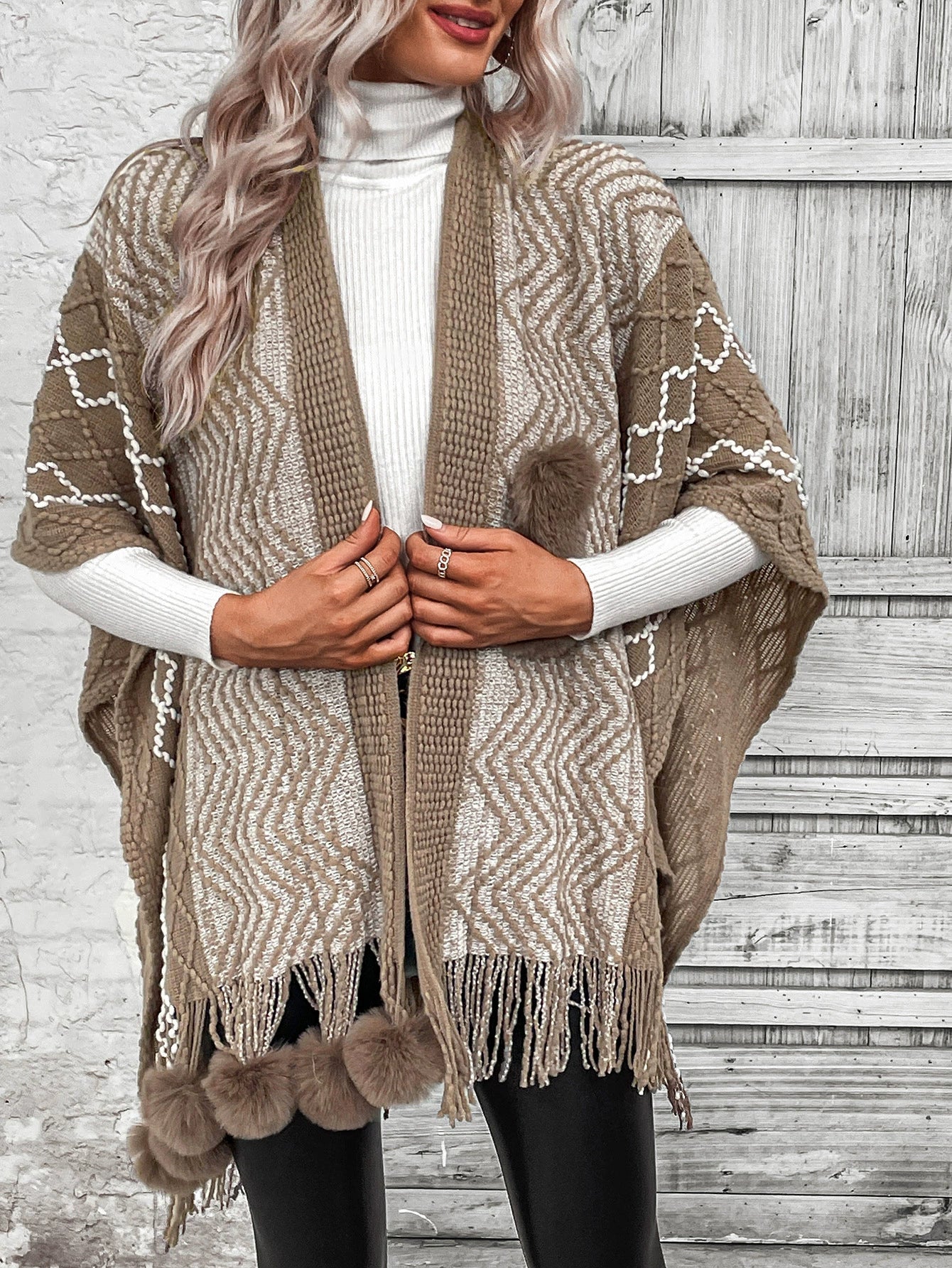 Cardigan Cape Femme – Maille Laine – Coupe Oversize – Col V – Franges Boho