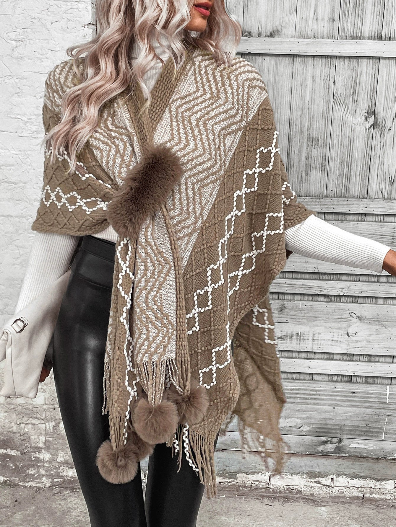 Cardigan Cape Femme – Maille Laine – Coupe Oversize – Col V – Franges Boho