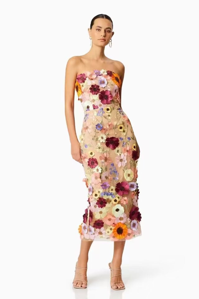 Robe Femme Sans Bretelles – Coupe Ajustée – Tulle Voilé – Fleurs 3D – Longueur Midi