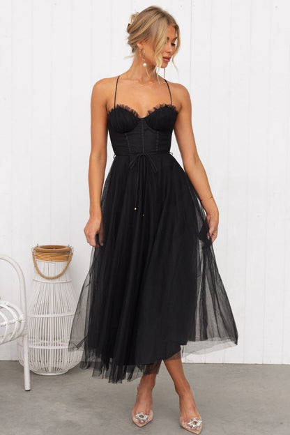 Robe de soirée femme – Coupe ajustée évasée – Tulle léger – Bretelles fines – Longueur midi
