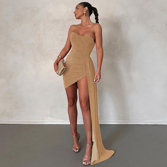 Robe mini femme – Coupe moulante – Sans bretelles – Finition satinée – Ourlet asymétrique