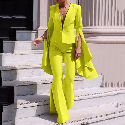 Combinaison femme – Tissu fluide élégant – Décolleté plongeant – Manches cape – Jambes évasées