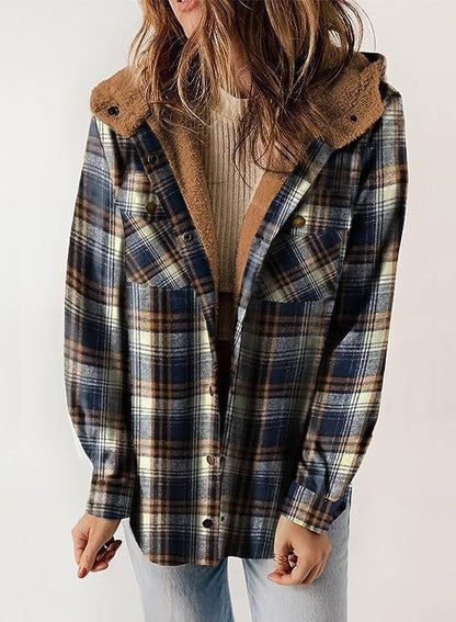 Veste femme – Laine – Coupe décontractée – Capuche doublée – Fermeture boutons