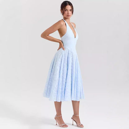 Robe femme dos nu – Coupe ajustée – Jupe évasée midi – Décolleté plongeant satiné