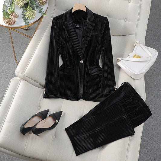 Blazer Femme – Coupe Cintrée – Tissu Luxueux – Boutonnage Simple – Style Forme