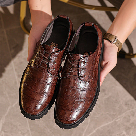 Chaussures habillées homme – cuir verni – motif crocodile – style richelieu à lacets