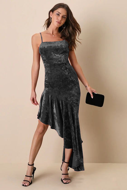 Robe longue femme – Coupe ajustée – Bretelles fines – Tissu luxueux – Ourlet asymétrique
