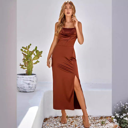 Robe longue femme – Satin lisse – Coupe ajustée – Col drapé – Bretelles fines – Fente