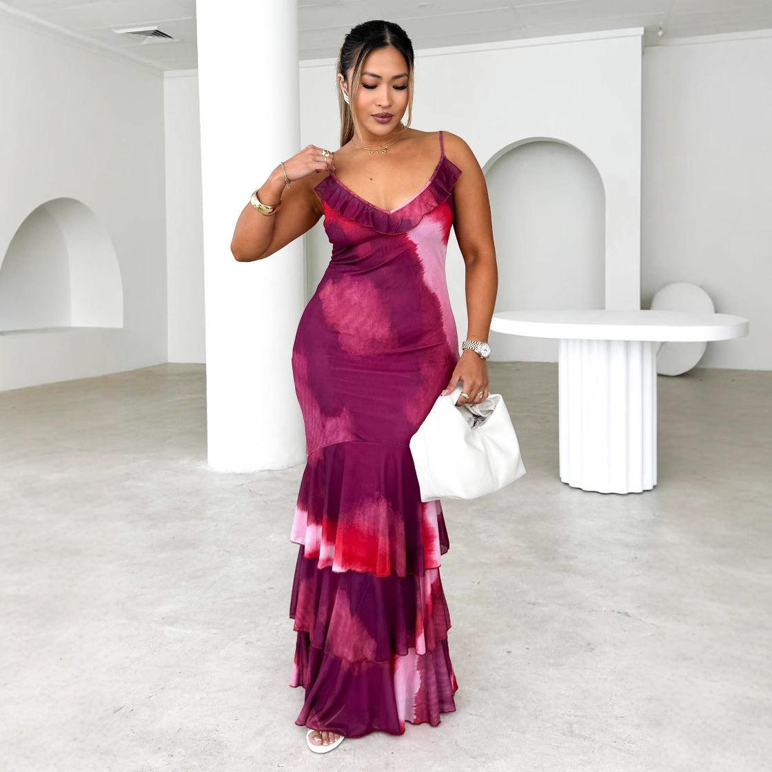 Robe longue femme – Coupe ajustée – Bretelles fines – Décolleté à volants – Jupe à volants