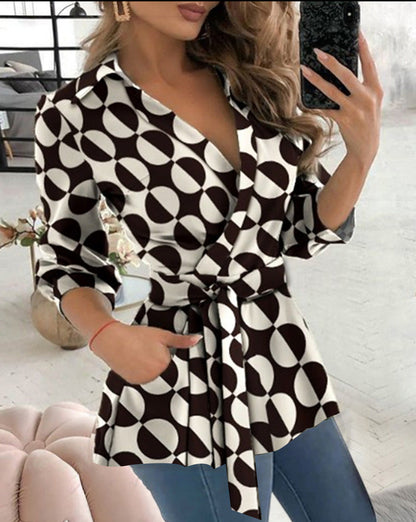 Blouse femme – Coupe cintrée – Manches longues – Col chemise – Ceinture ajustable