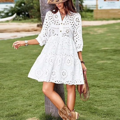 Robe blanche à œillets pour femme - Boutonnée - Manches 3/4 - Ajustée et évasée