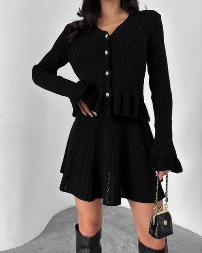 Ensemble tricot femme – Haut col V manches longues – Jupe évasée mini – Texture côtelée