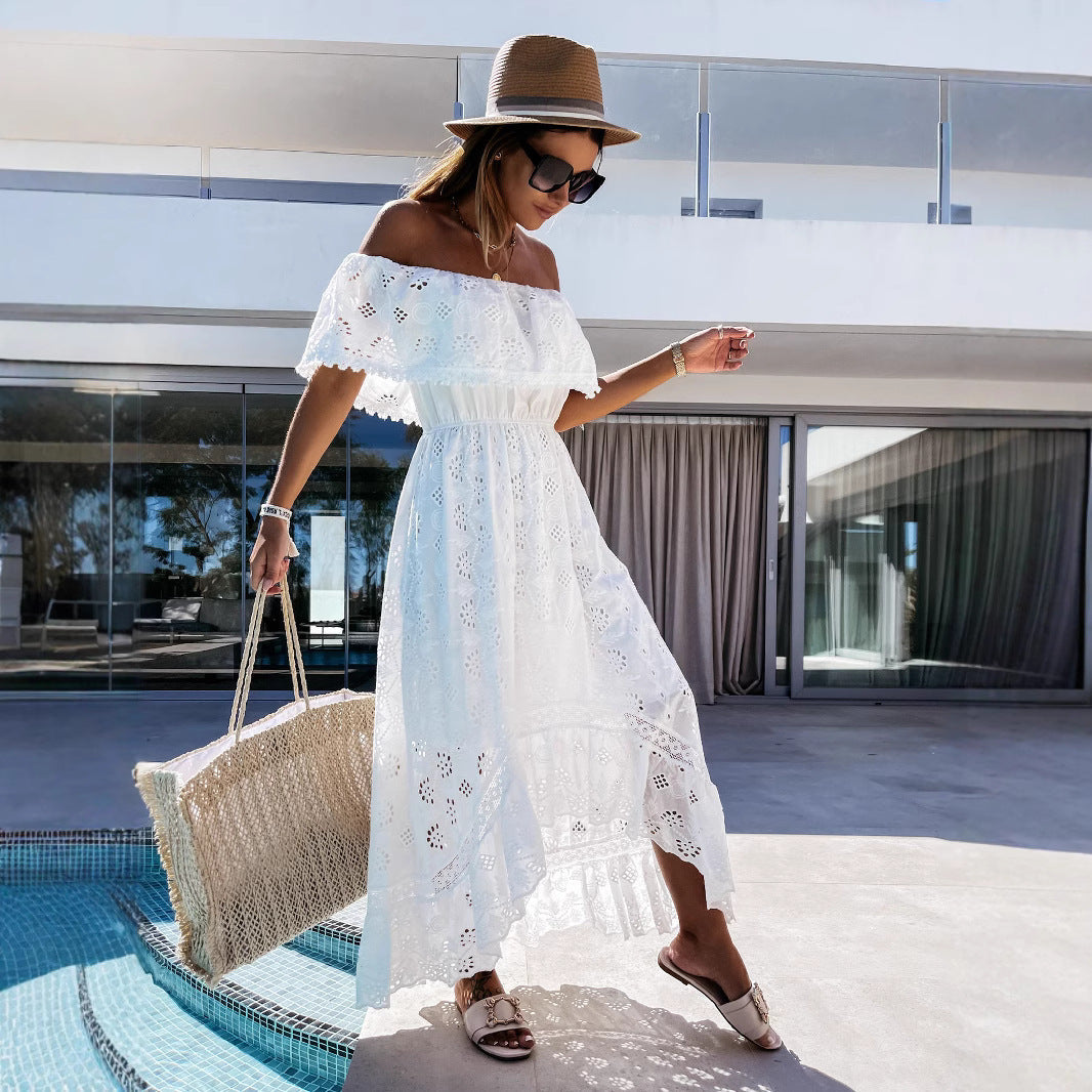 Robe femme épaules dénudées – Dentelle ajourée – Taille cintrée – Coupe fluide maxi