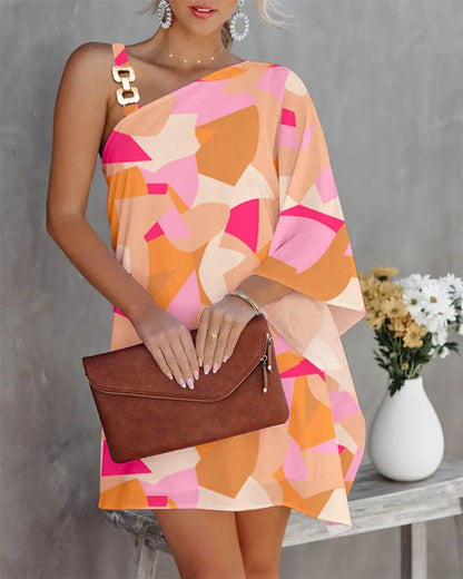 Robe femme épaules dénudées – Coupe ample – Mancheron asymétrique – Détail métal