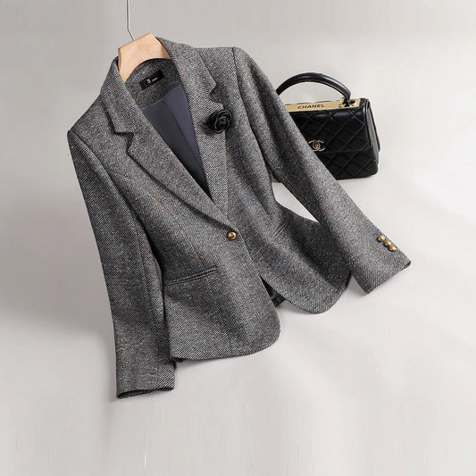 Blazer femme – Coupe cintrée – Tissu de luxe – Revers cranté – Fermeture un bouton