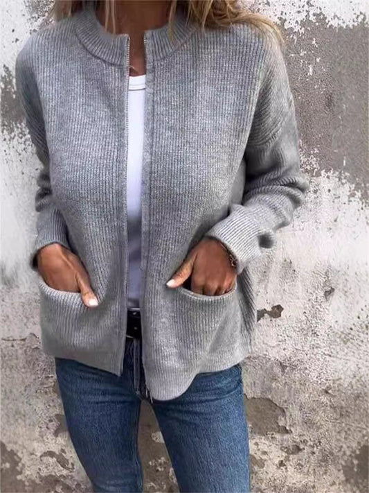 Veste femme – Maille côtelée – Coupe ample – Fermeture zippée – Col montant