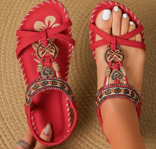 Sandales plates femme – Style tongs – Détail perlé bohème – Semelle coussinée