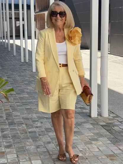 Ensemble femme blazer et short – Coupe tailleur – Tissu noble – Boutons élégants