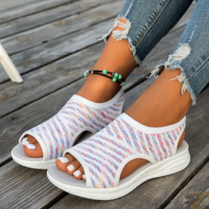 Sandales femme – Tige en maille – Bout ouvert – Enfilage facile – Détails ajourés