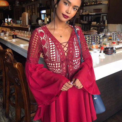 Robe Courte Femme - Style Bohème - Dentelle & Décolleté V - Manches Longues Fluides