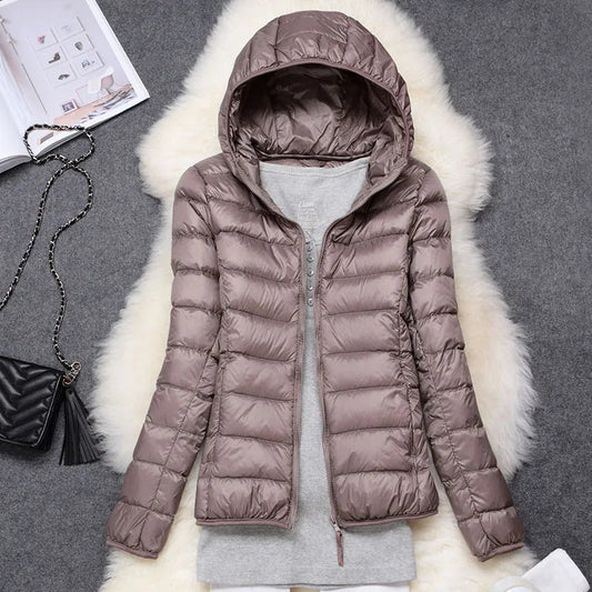Veste Duvet Femme – Coupe Cintrée – Capuche – Matelassage Léger Déperlant