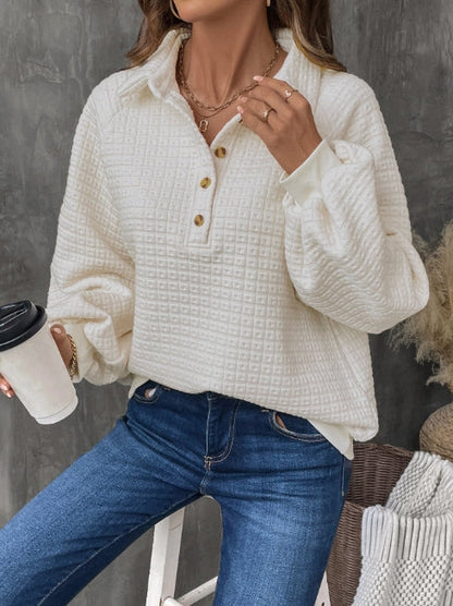 Sweatshirt femme – Coupe oversize – Maille texturée – Col chemise – Patte boutonnée