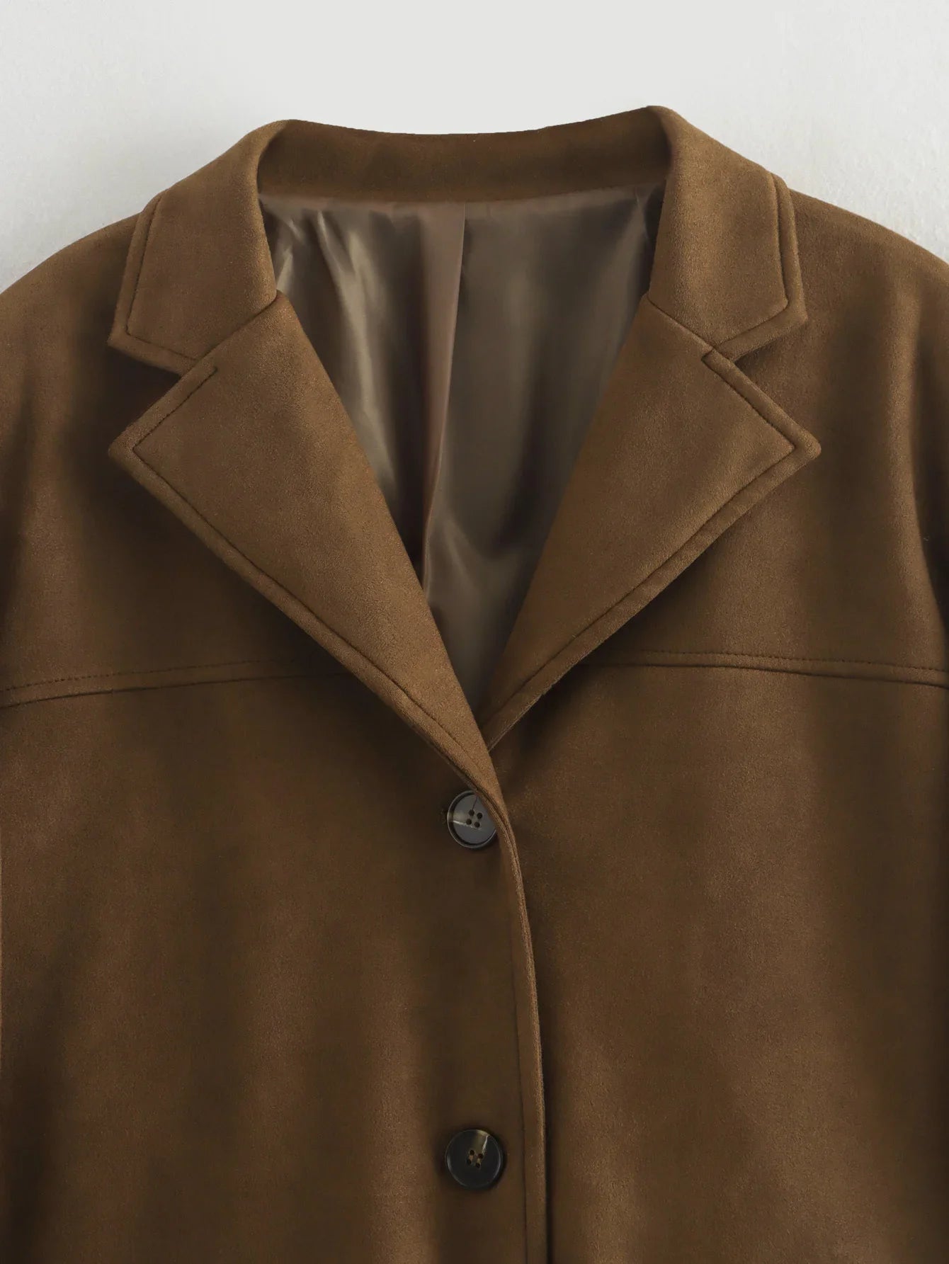 Veste blazer femme – Coupe ajustée – Laine – Longueur courte – Revers cranté – Boutons