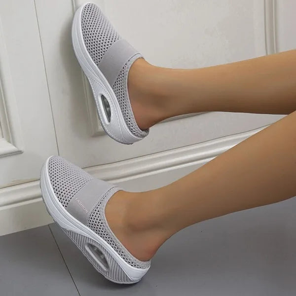 Sandales compensées femme – Maille respirante – Enfilage facile – Semelle à coussin d’air