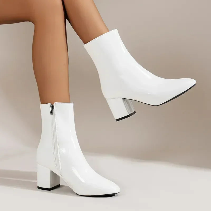 Bottines femme – Coupe ajustée – Bout pointu – Talon bloc stable – Fermeture zippée