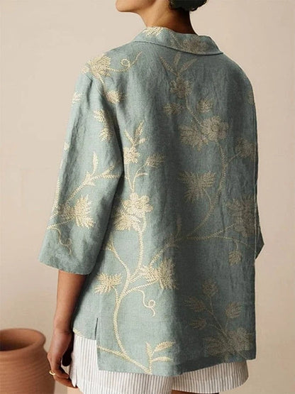 Chemise femme – Coupe ample – Tissu respirant – Col cranté – Manches 3/4 – Broderie florale