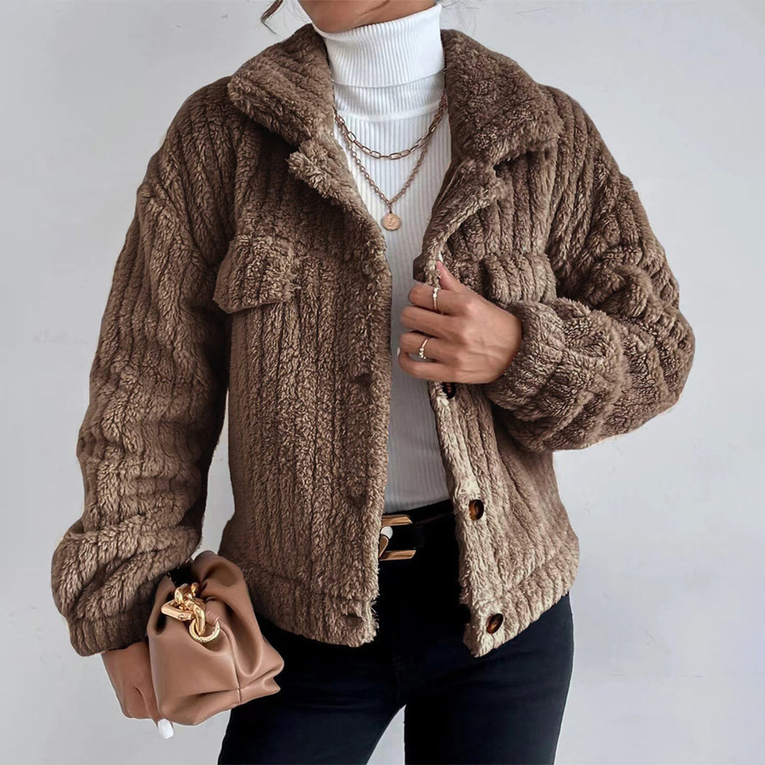 Manteau femme teddy – Coupe oversize – Texture duveteuse – Court – Boutonnage devant