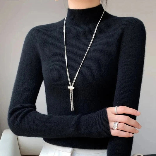 Pull femme – Coupe cintrée – Maille laine – Col roulé – Finitions côtelées