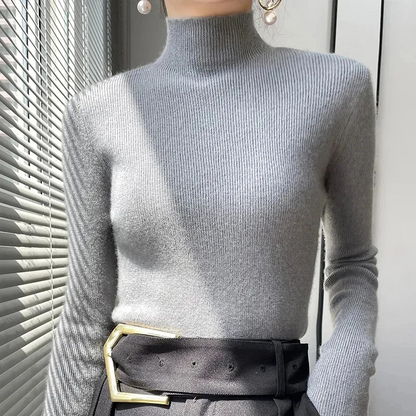 Pull femme – Coupe cintrée – Maille laine – Col roulé – Finitions côtelées