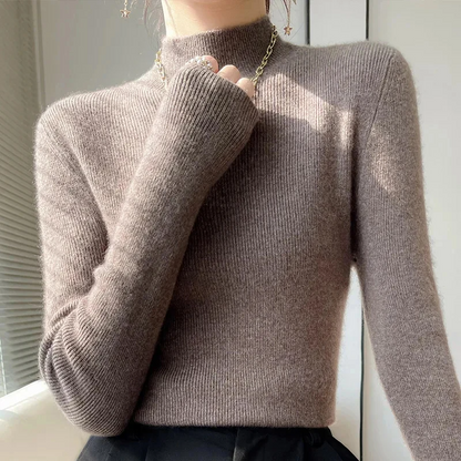 Pull femme – Coupe cintrée – Maille laine – Col roulé – Finitions côtelées