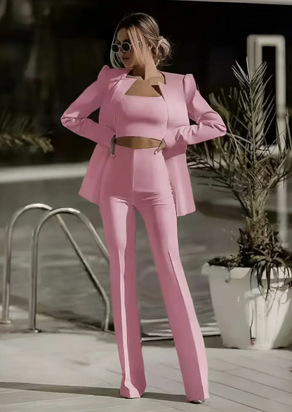 Ensemble tailleur femme – Coupe ajustée – Haut court structuré – Pantalon évasé taille haute