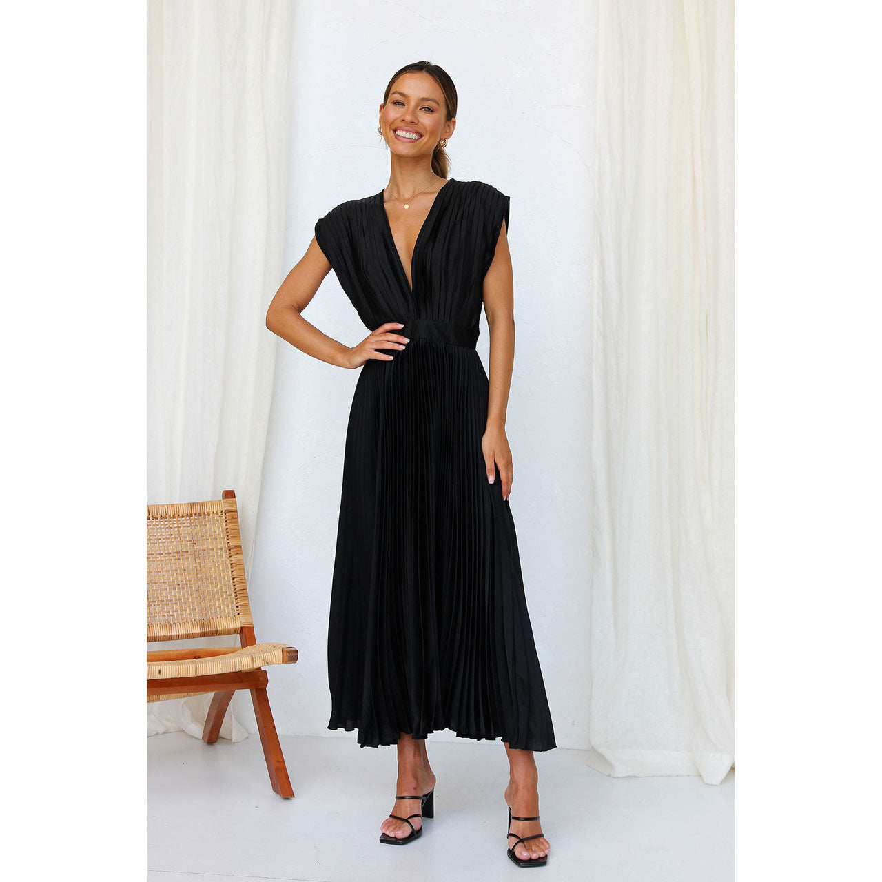 Robe Midi Femme - Sans Manches - Décolleté V - Plissée Élégante - Taille Cintrée