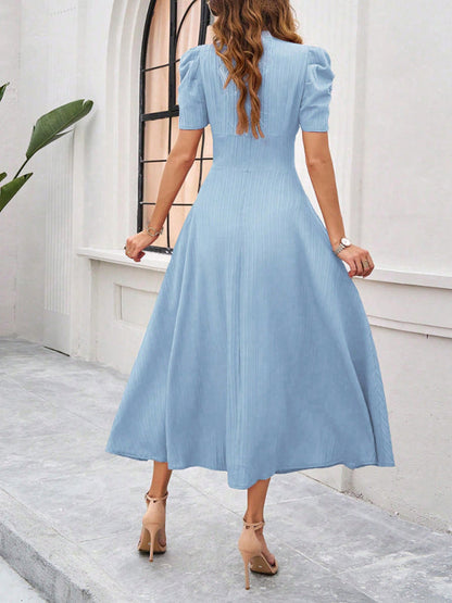 Robe Midi Femme – Décolleté V – Manches Bouffantes – Taille Cintrée – Coupe Évasée
