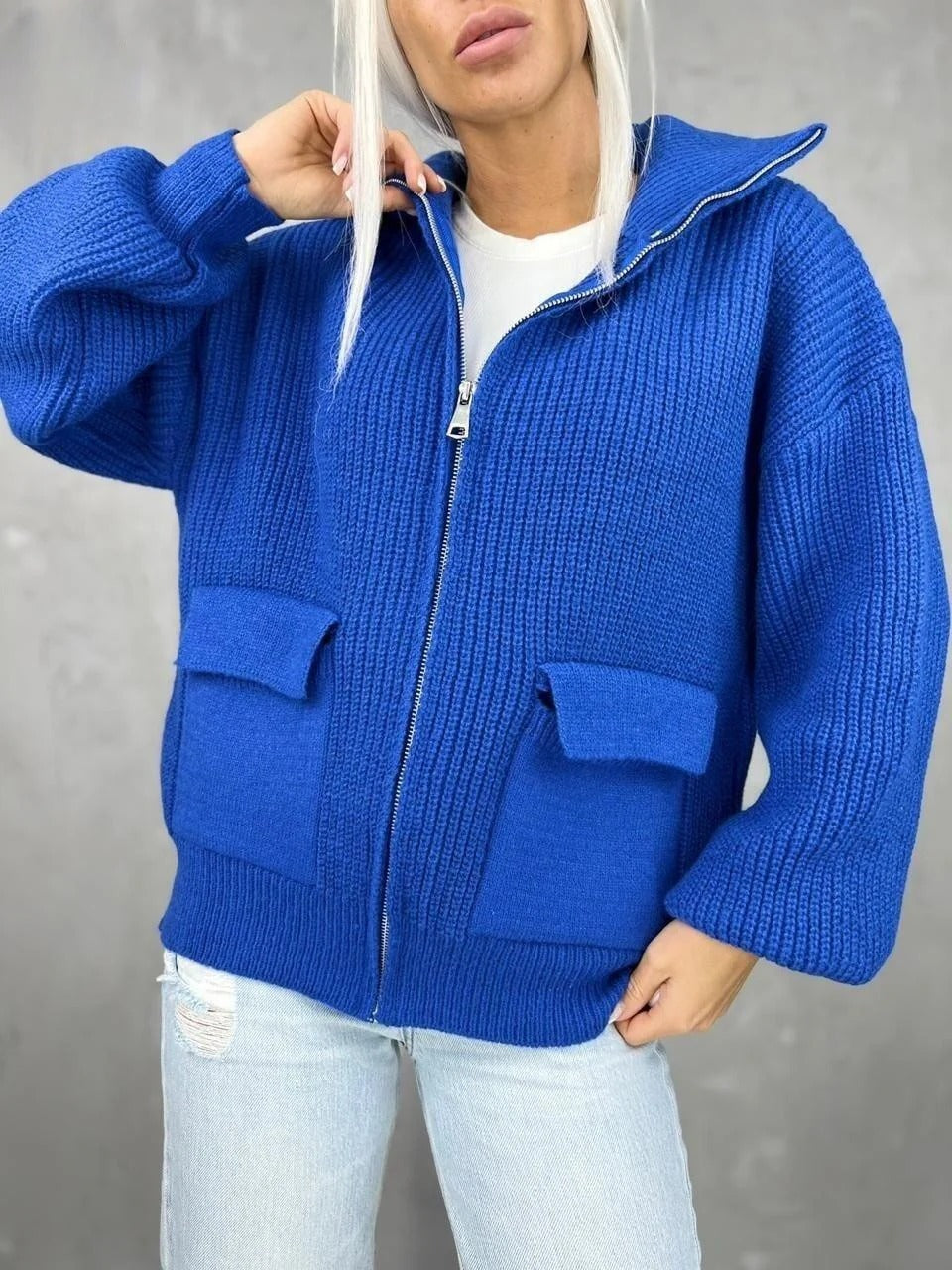 Veste femme en maille – Coupe ample – Texture côtelée – Zip frontal – Poches à rabat