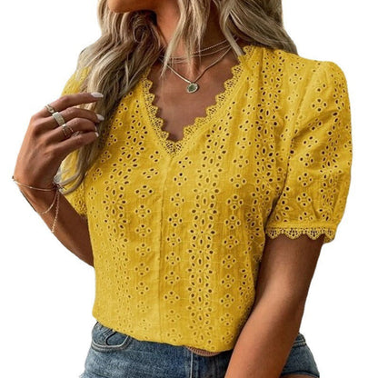 Blouse femme manches courtes – Coupe ample – Cotton – Broderie anglaise – Col V festonné