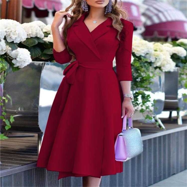 Robe midi femme – Satin fluide – Coupe évasée – Col V à revers – Manches mi-longues