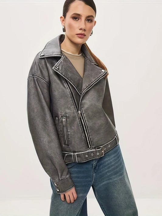 Veste en cuir femme – Coupe oversize – Style biker – Taille ceinturée – Détails argentés