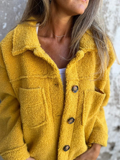 Veste femme en shearling – Coupe décontractée – Col large – Boutonnage frontal