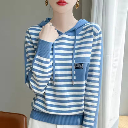 Pull femme à capuche – Coupe décontractée – Coton doux – Rayures – Poche poitrine