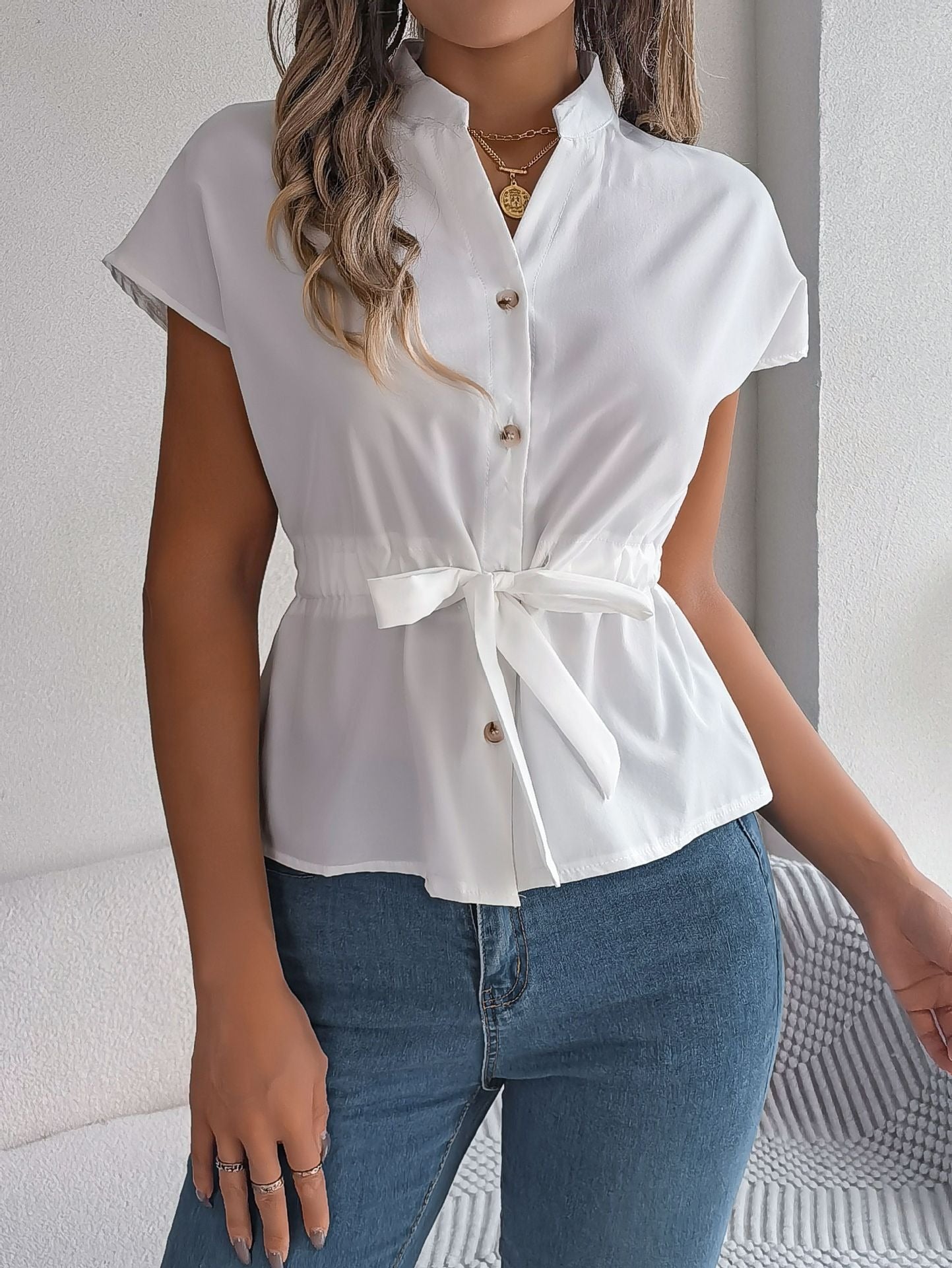 Chemise femme à manches courtes – Col V – Coupe décontractée – Ceinture taille – Boutonnée