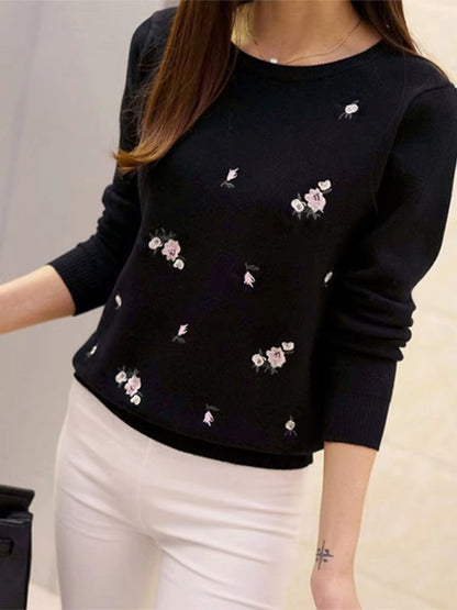 Pull-over femme – Coupe classique – Laine douce – Broderie florale élégante