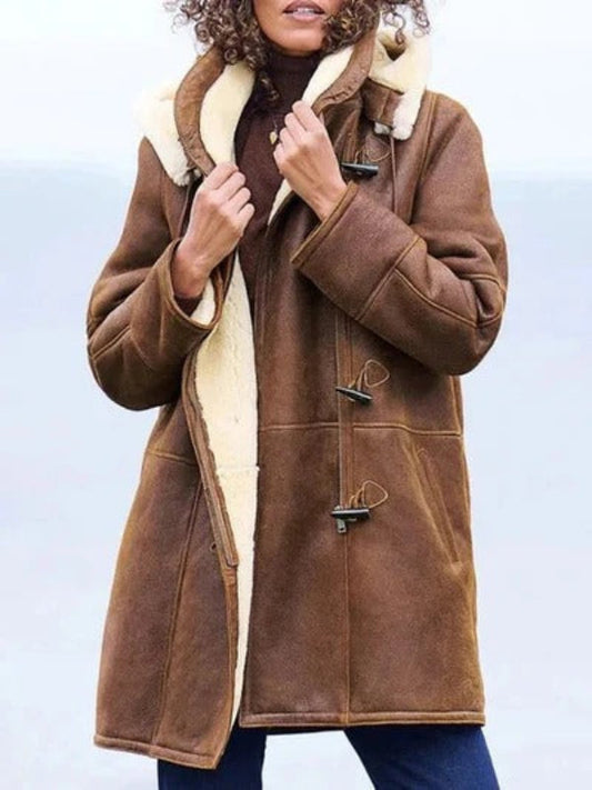 Veste femme – Coupe décontractée – Doublée sherpa – Capuche – Fermeture brandebourg